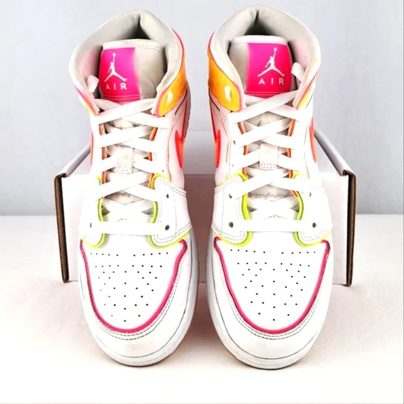 Jordan 1 Mid GS SE 'EdgeGlow' Size 6.5Y - Picture 8 of 9